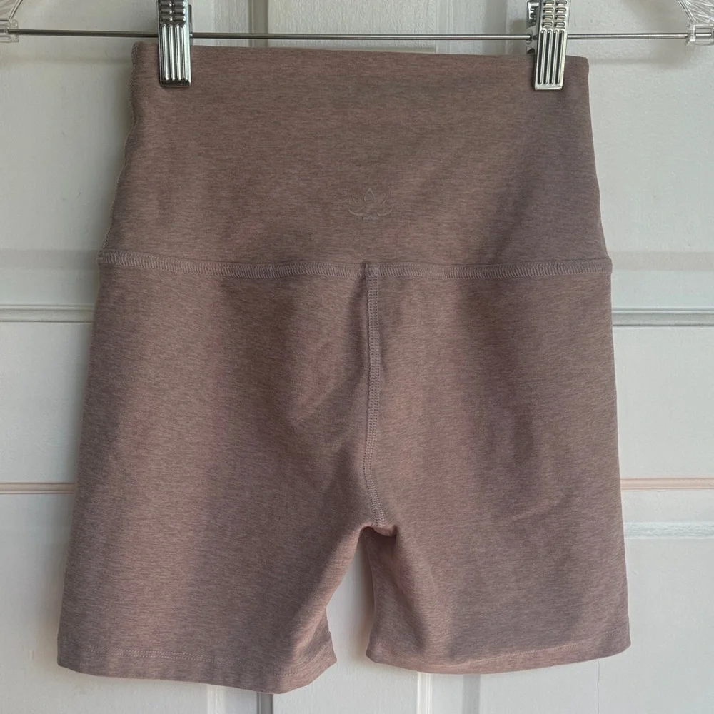 Beyond Yoga 5” Keep Pace shorts - Picture 9 of 10